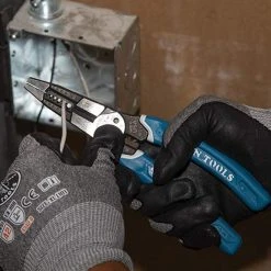 Klein Tools Klein Kurve Heavy-Duty Wire Stripper / Cutter / Crimper Multi Tool, 8-20 AWG K12065CR 9 Klein Tools Klein Kurve Heavy-Duty Wire Stripper / Cutter / Crimper Multi Tool, 8-20 AWG K12065CR -Werner Sales Shop k12065cr app4